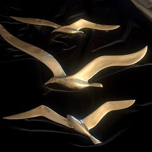 Vintage set of mid-century brass gold seagulls in flight fun wall decor